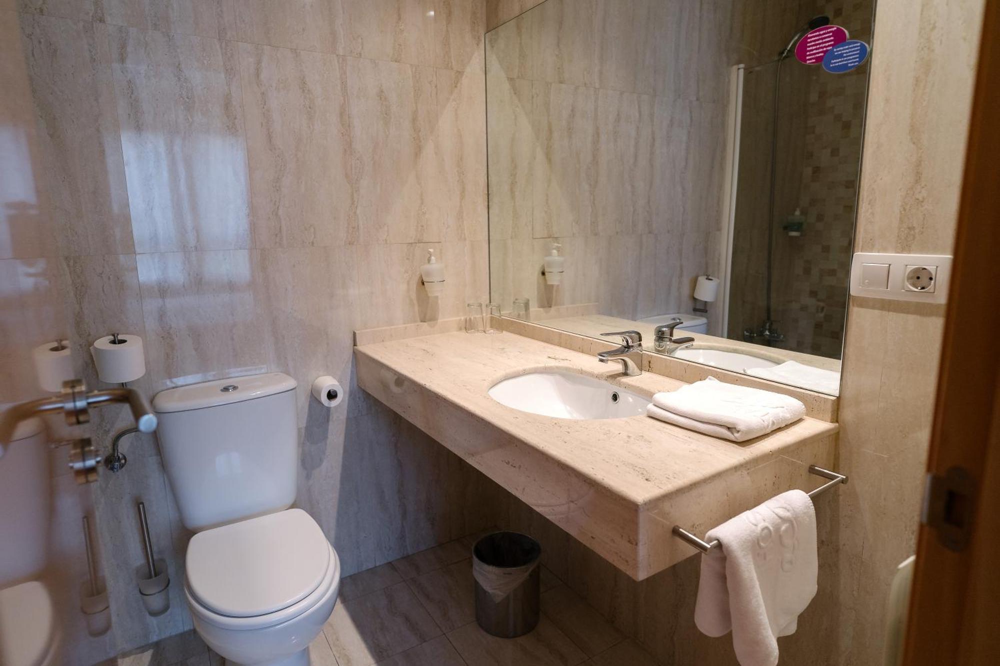 Hostal Acanto Burgo エクステリア 写真